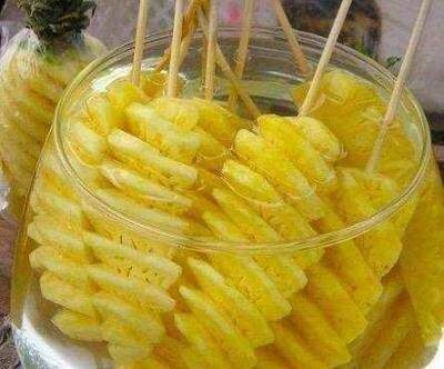 卖菠萝玻璃缸菠萝泡盐水桌面长方形透明装菠萝玻璃箱容器菠萝摆摊