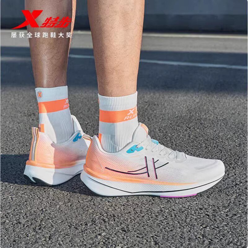 特步飞速6.0跑鞋2025夏季新品网布透气轻便运动男鞋975219110005