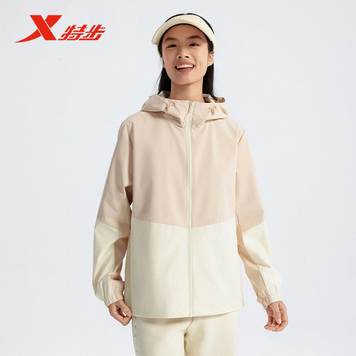 特步双层风衣女2025春新款连帽开衫拼接百搭运动外套975128150066