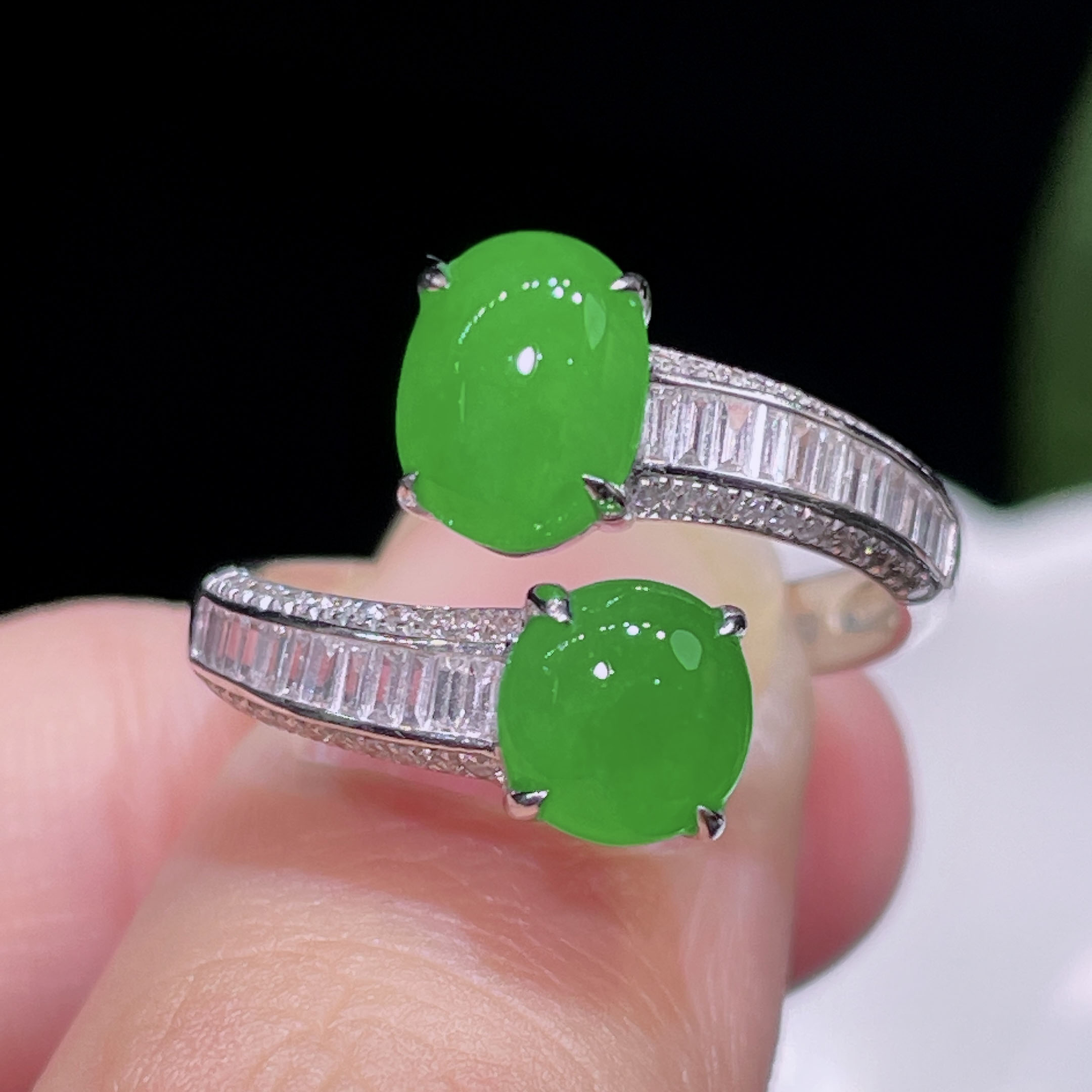 翠秦之皇冰阳绿蛋面戒指 18k金镶嵌天然翡翠A货高档礼物收藏