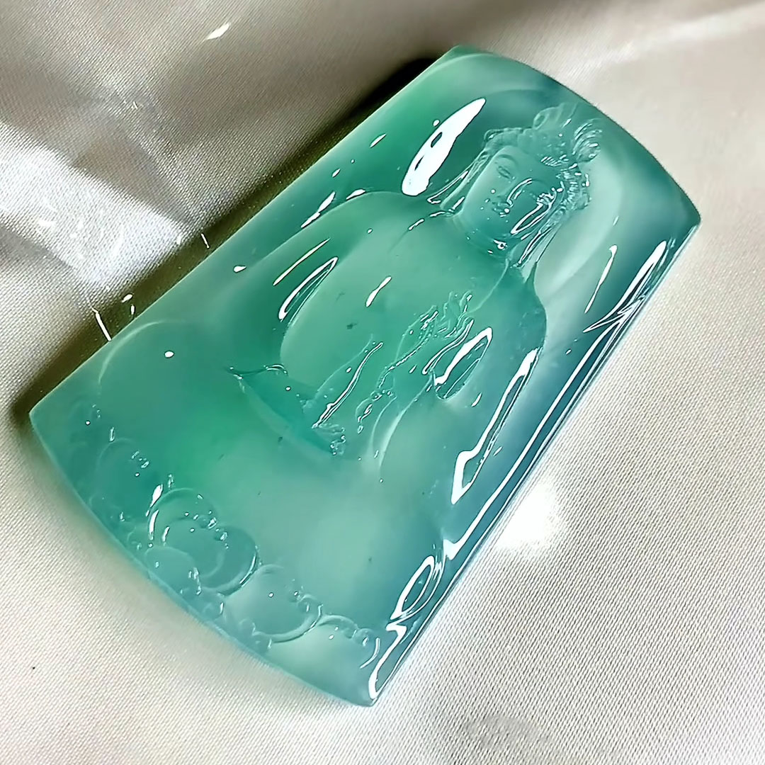 翠秦之皇高冰晴绿观音牌吊坠 玉石老坑种天然翡翠A货