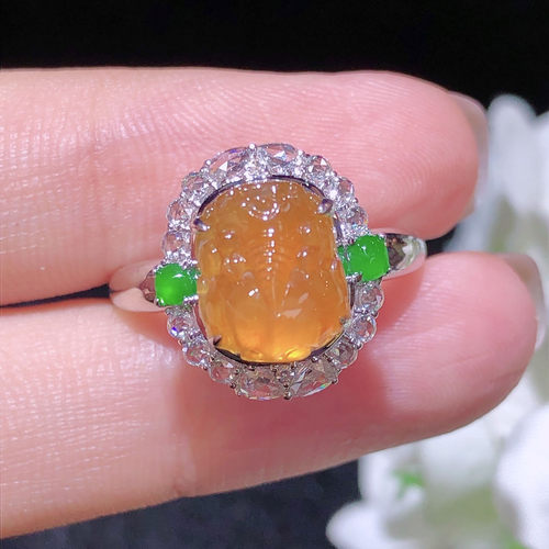 翠秦之皇冰黄翡翠貔貅戒指 18k金镶嵌天然翡翠A货种色兼备气质