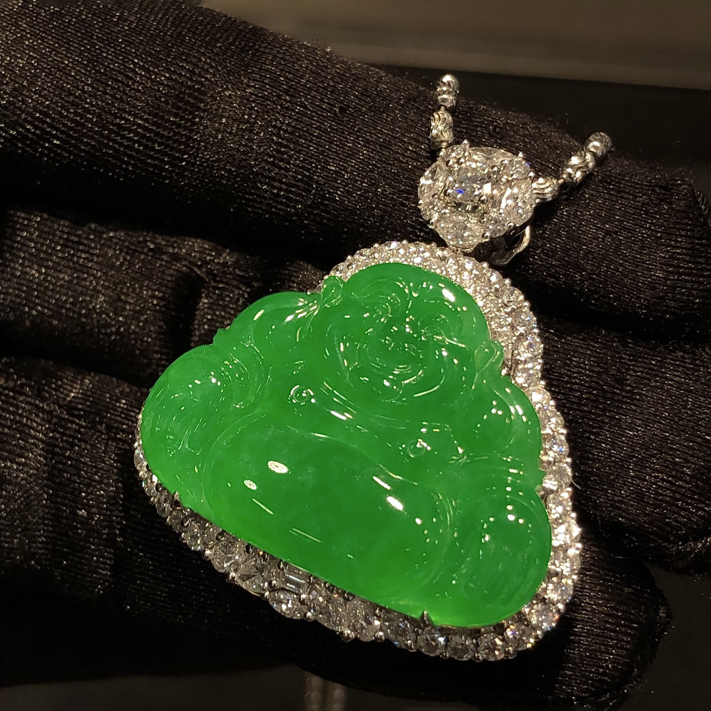 翠秦之皇冰阳绿佛公吊坠 18k金镶嵌天然翡翠A货种色兼备气质优雅,珠宝/钻石/翡翠,颈饰,淘宝优惠券,粉丝福利购,淘宝优惠卷