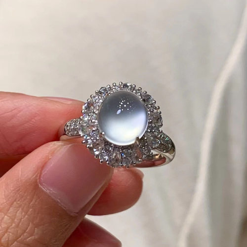 翠秦之皇玻璃种白冰蛋面戒指 18k金钻石镶嵌天然A货翡翠饱满莹润