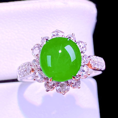 翠秦之皇冰阳绿蛋面戒指 18k金镶嵌天然翡翠A货种色兼备气质优雅