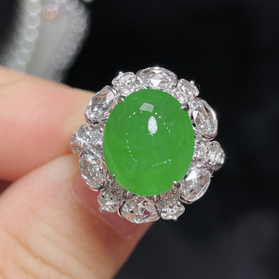 翠秦之皇冰阳绿蛋面戒指 18k金镶嵌天然翡翠A货种色兼备气质优雅