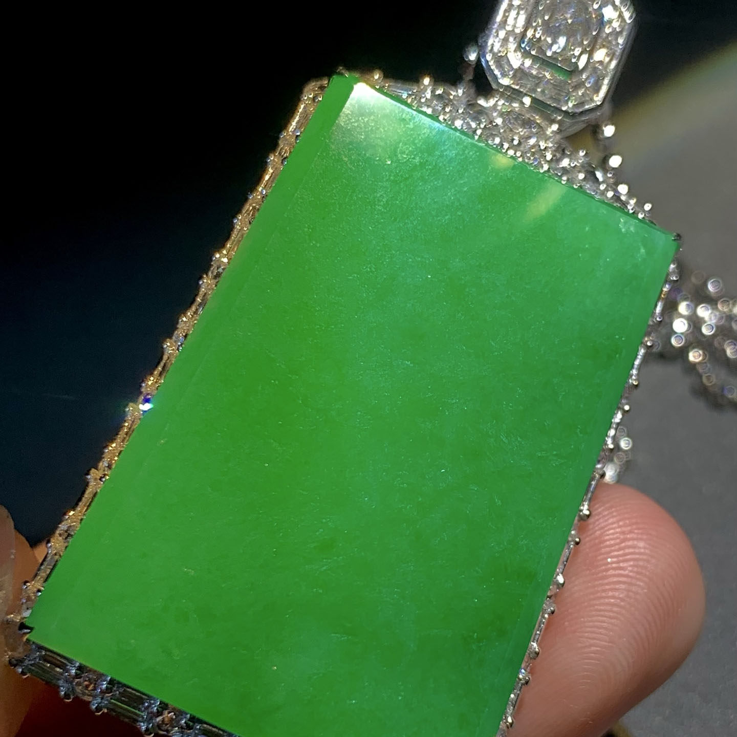 翠秦之皇冰阳绿无事牌吊坠 18k金镶嵌天然翡翠A货高档礼物收藏