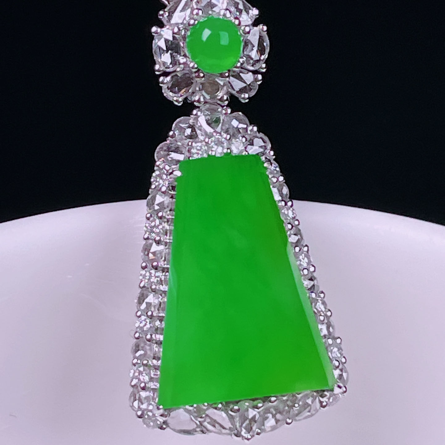 翠秦之皇冰辣绿无事牌吊坠 18k金钻石镶嵌天然A货翡翠饱满莹润
