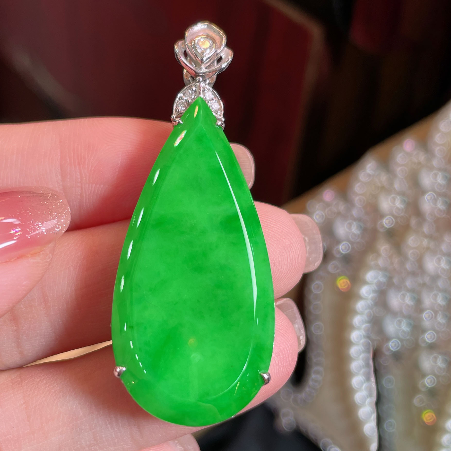 翠秦之皇冰阳绿水滴吊坠 18k金镶嵌天然翡翠A货种色兼备气质优雅
