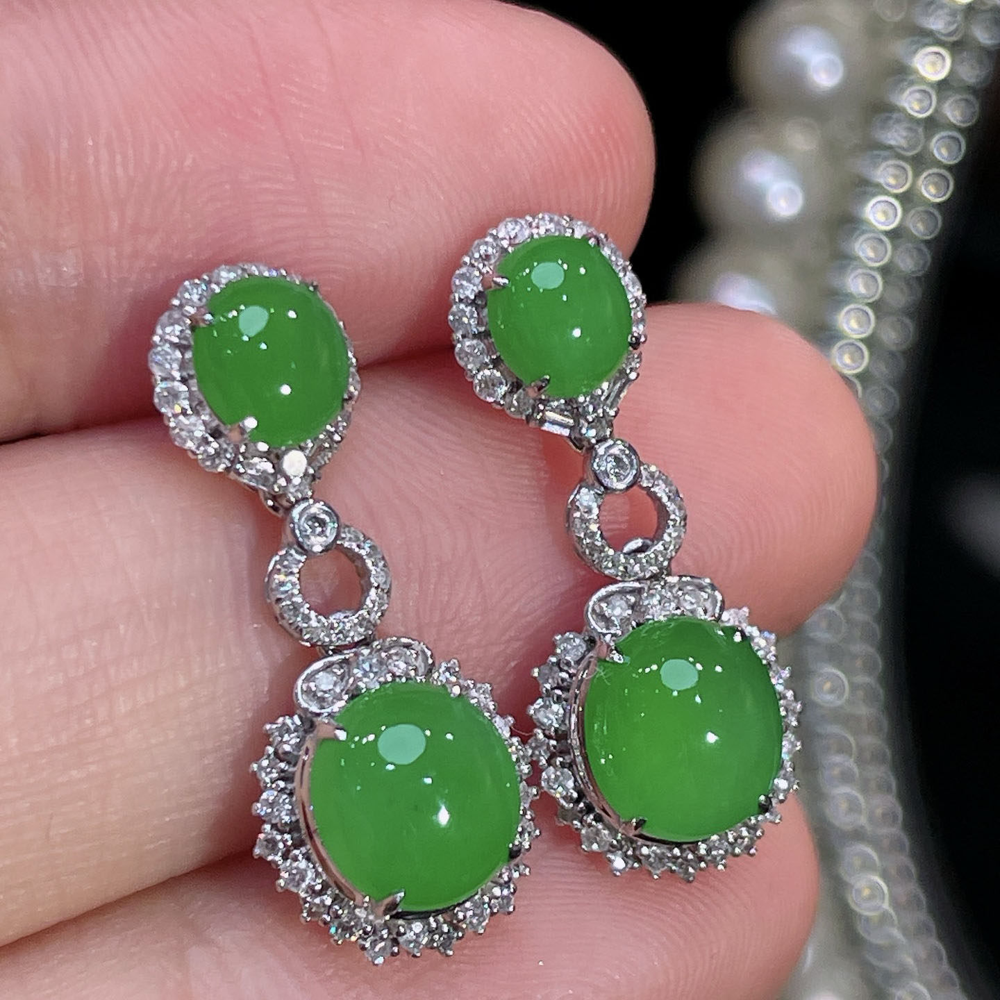 翠秦之皇冰阳绿蛋面耳坠 18k金镶嵌天然翡翠A货种色兼备气质优雅,珠宝/钻石/翡翠,耳饰,淘宝优惠券,粉丝福利购,淘宝优惠卷