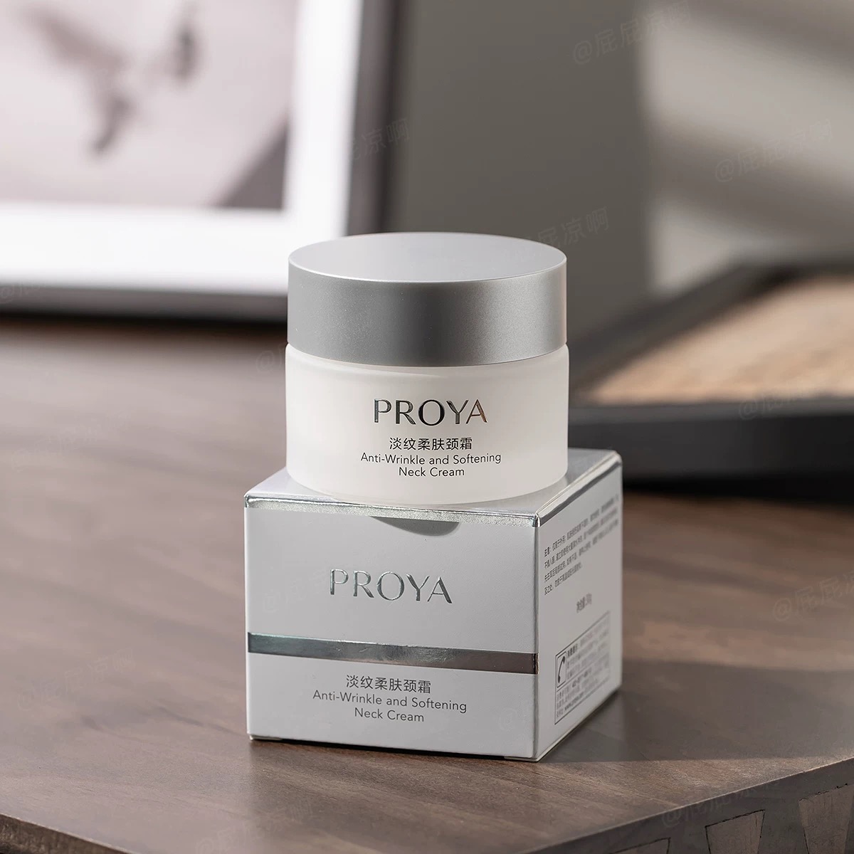 给颈部淡个纹！美颈霜祛颈纹！