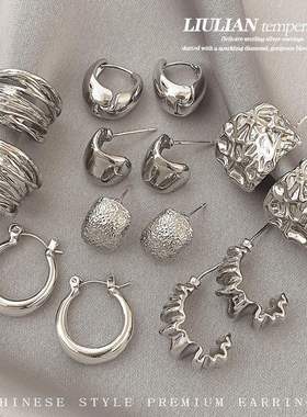 Silver minimalist earings for women in 2024, high end feel-