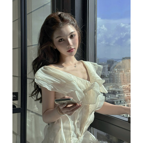 PickRui 睿哥公主小妹 米杏荷叶边花朵连衣裙女秋时尚设计感裙子