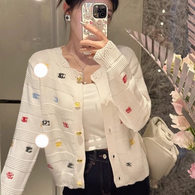 小香风凯旋门满身刺绣毛针织衫