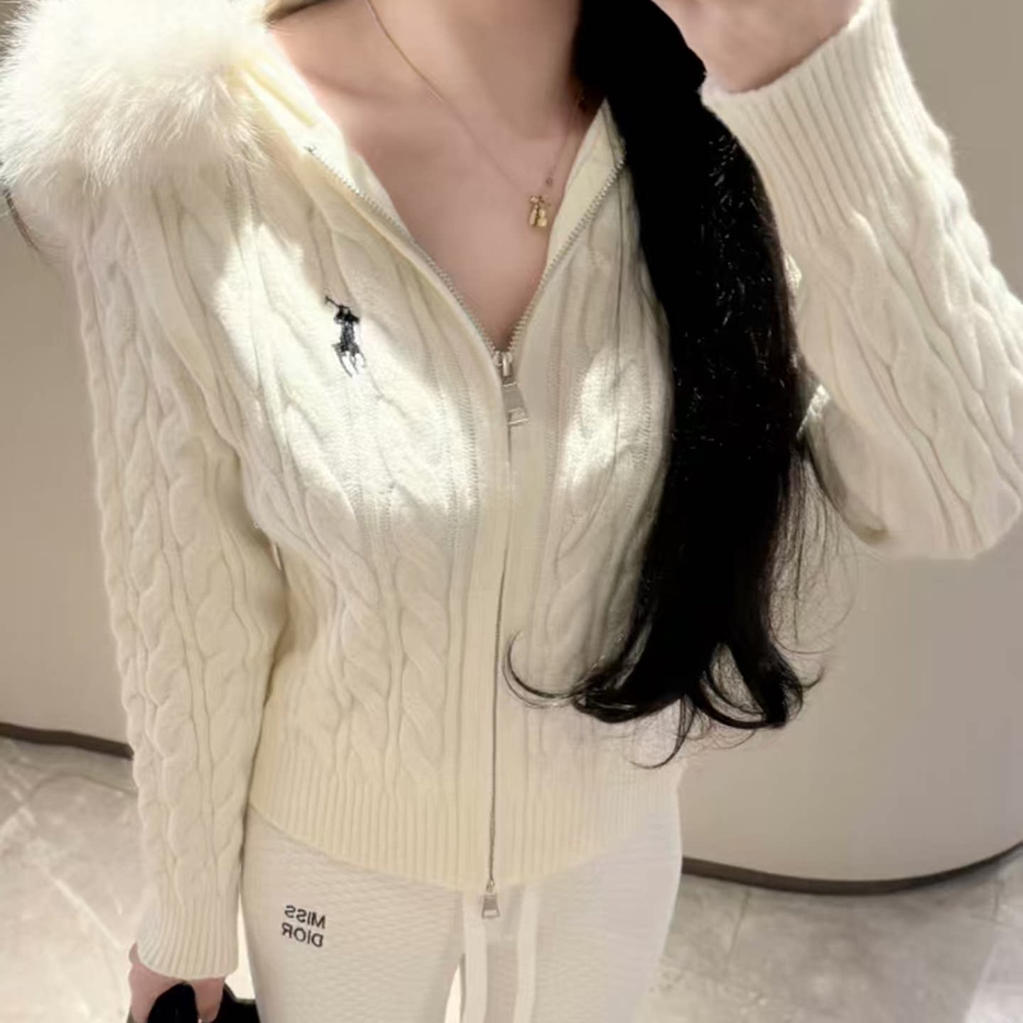 短款连帽毛领麻花纹小马刺绣针织外套女秋冬新款时尚修身显瘦开衫