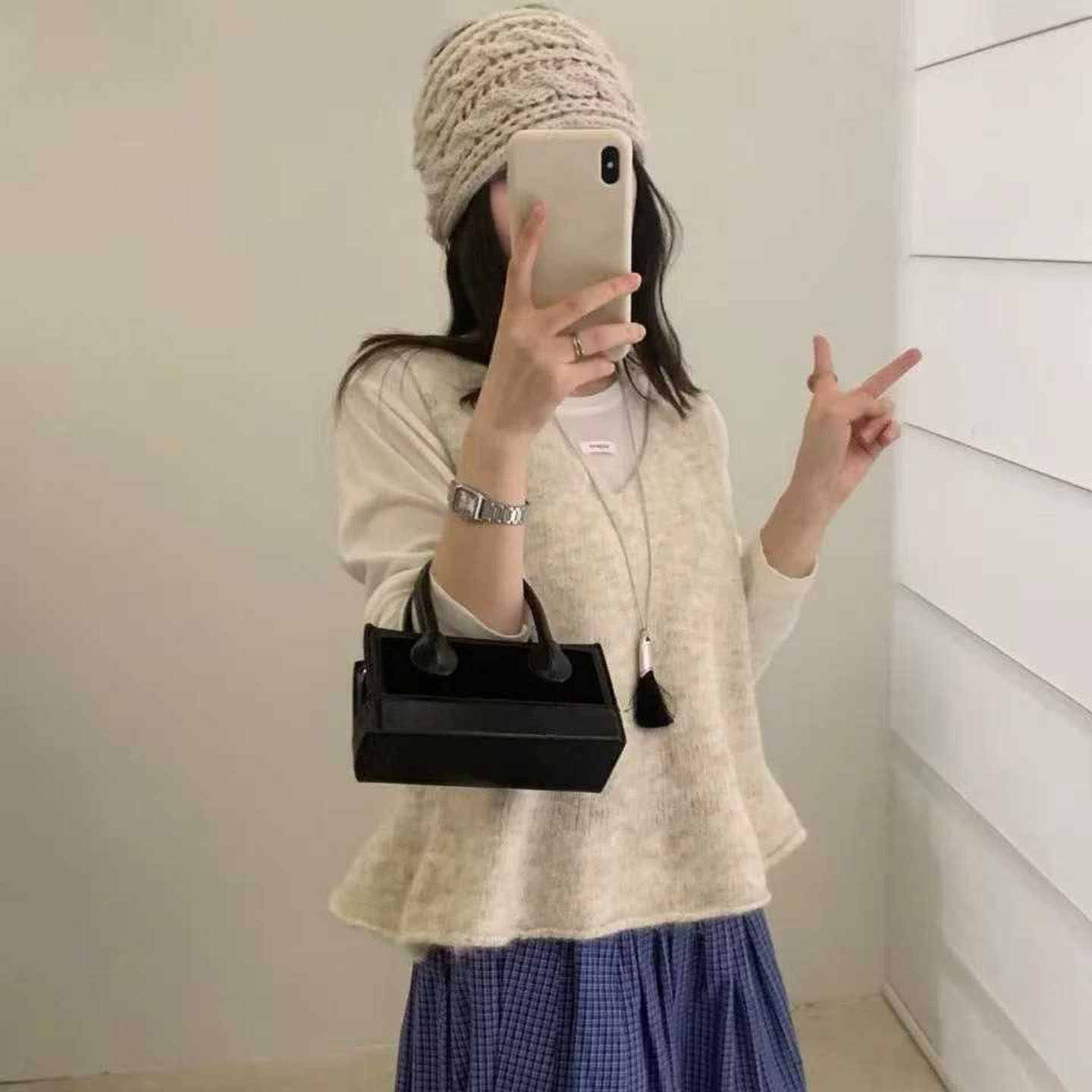 韩系温柔风荷叶边v领针织马甲女2026年新款减龄叠穿坎肩背心上衣