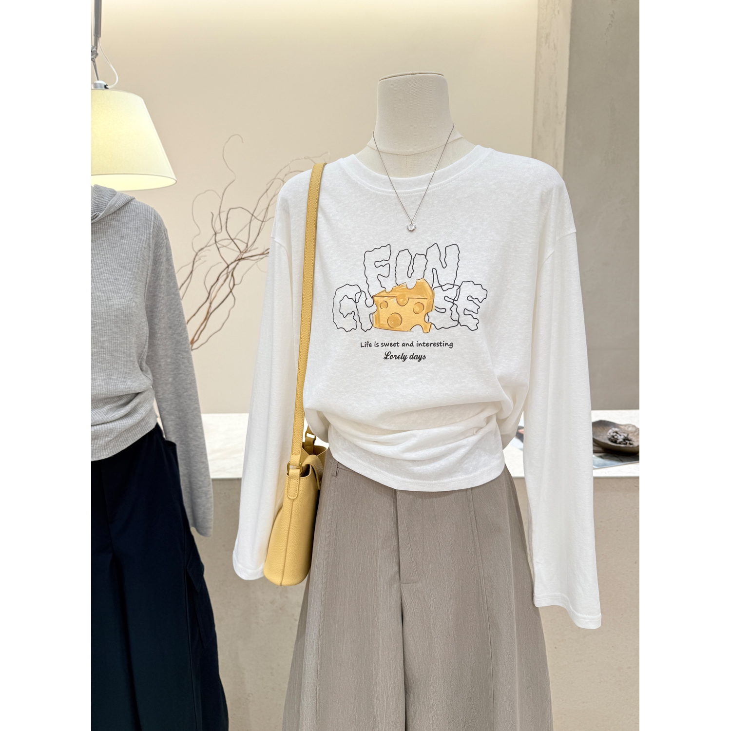 纯棉秋季新款韩版字母印花圆领长袖T恤女简约宽松显瘦打底衫上衣