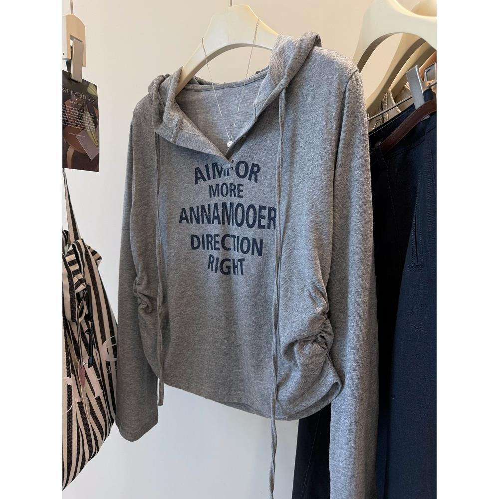 字母连帽两侧褶皱长袖T恤女上衣