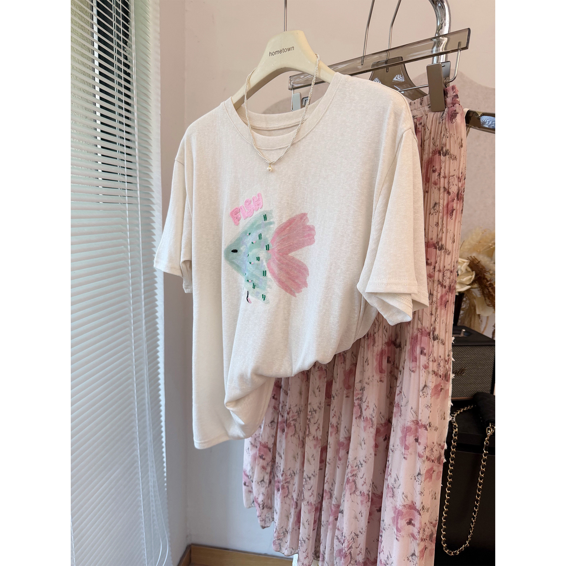 雪花棉刺绣短袖T恤女夏季白色tee图片