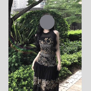 新中式女装气质国风挂脖连衣裙2025夏季新款轻奢复古显瘦收腰长裙