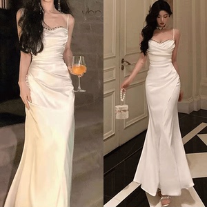 2024新款小众设计气质收腰长裙子白色褶皱吊带连衣裙女