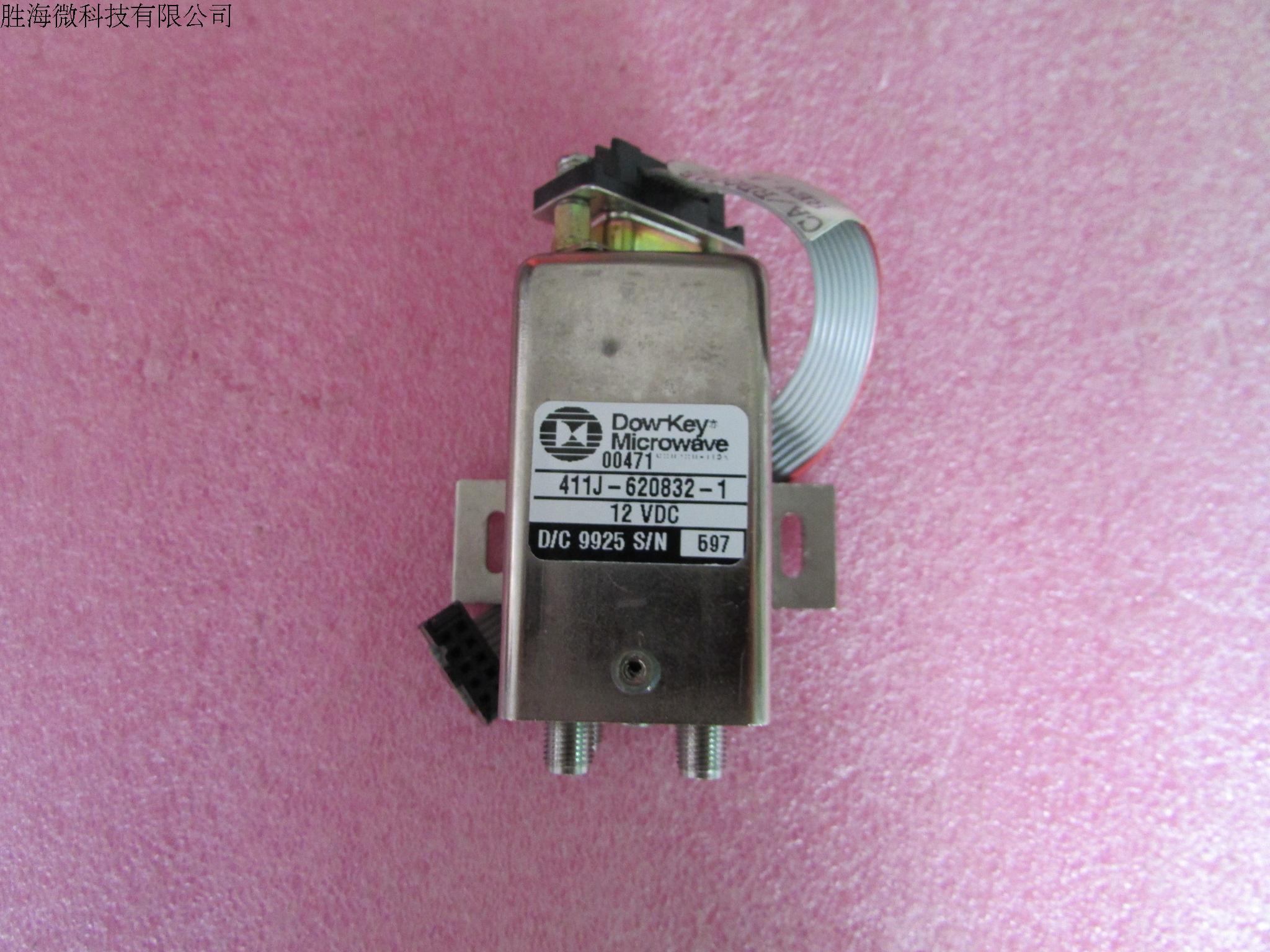 DOW-KEY  DC-18GHz 450W 28V DBDP 射频微波同轴转换双刀双掷开关 型号：411J-620832-1 频率范围：DC-18GHz 插损：0.3dB 隔离度：80dB 输入最大功率：450W 工作电压：12V