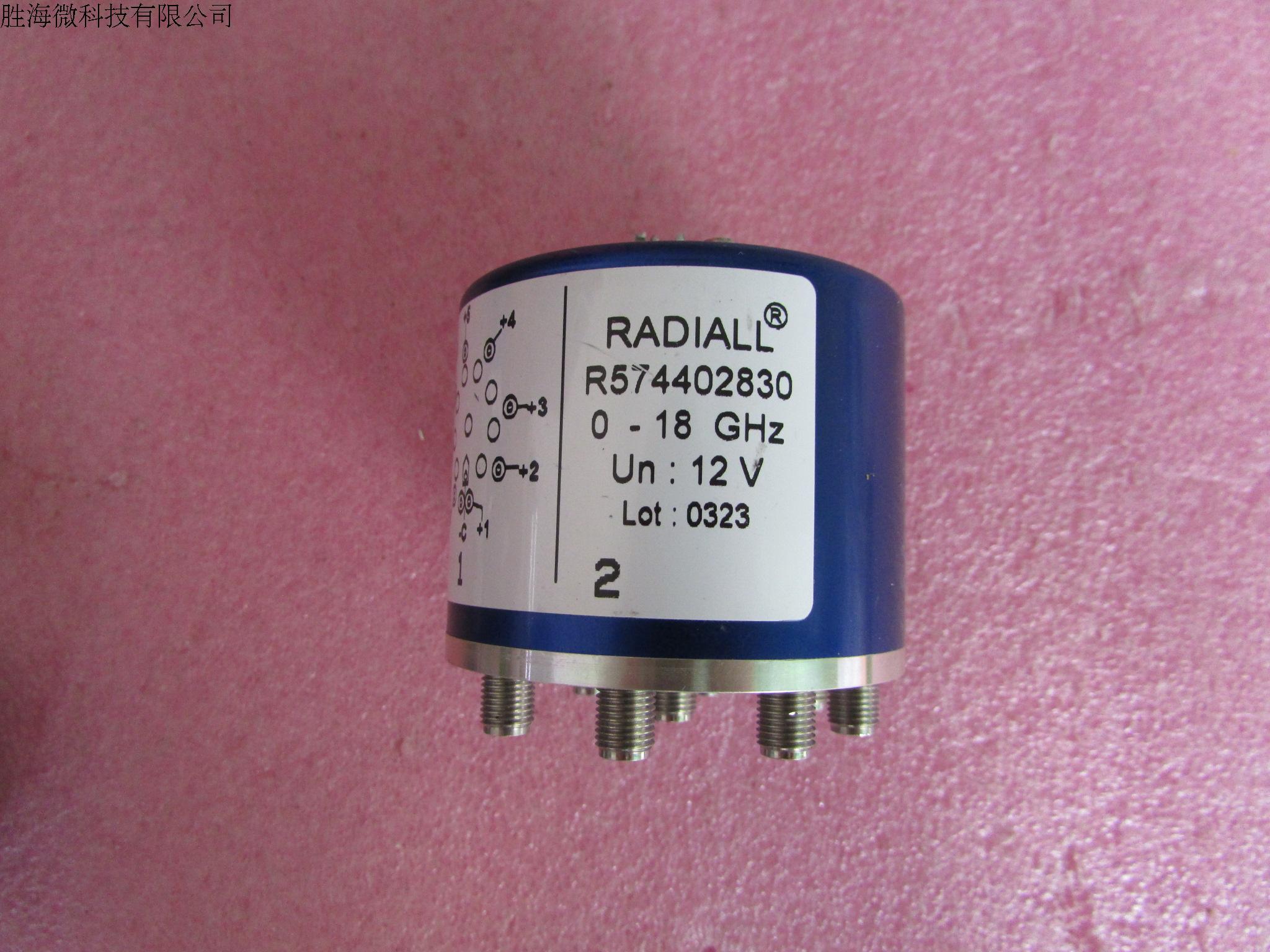 R574402830  Radiall 进口  SP8T 18GHz  SMA 12V 射频微波同轴开关 品牌：Radiall  型号：R574402830 频率范围：DC-18GHZ 隔离度：80dB 控制电压：12V 输入最大功率：240W