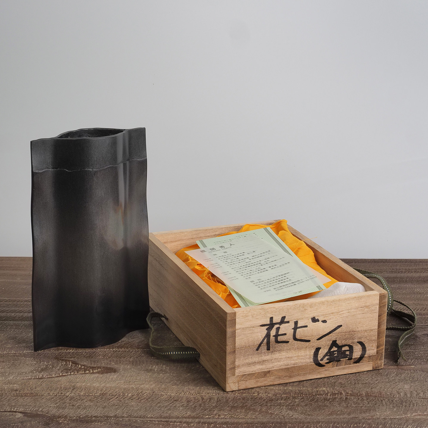 中古日本设计师款扁口花入铜花瓶室内样板间会所展厅台面插花摆件