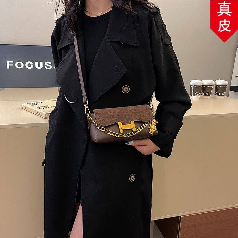网红流行小包包女士2026秋冬时尚斜跨小方包复古链条单肩手提女包