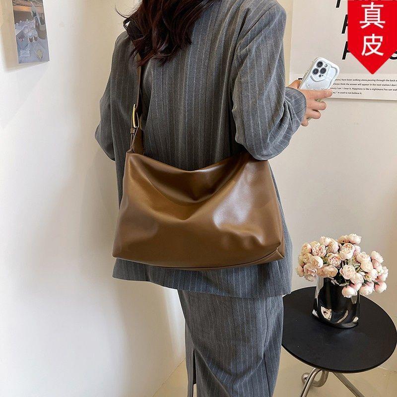 单肩旅行2026高级包新款真皮包时尚大容量包女托特包斜挎包感休闲