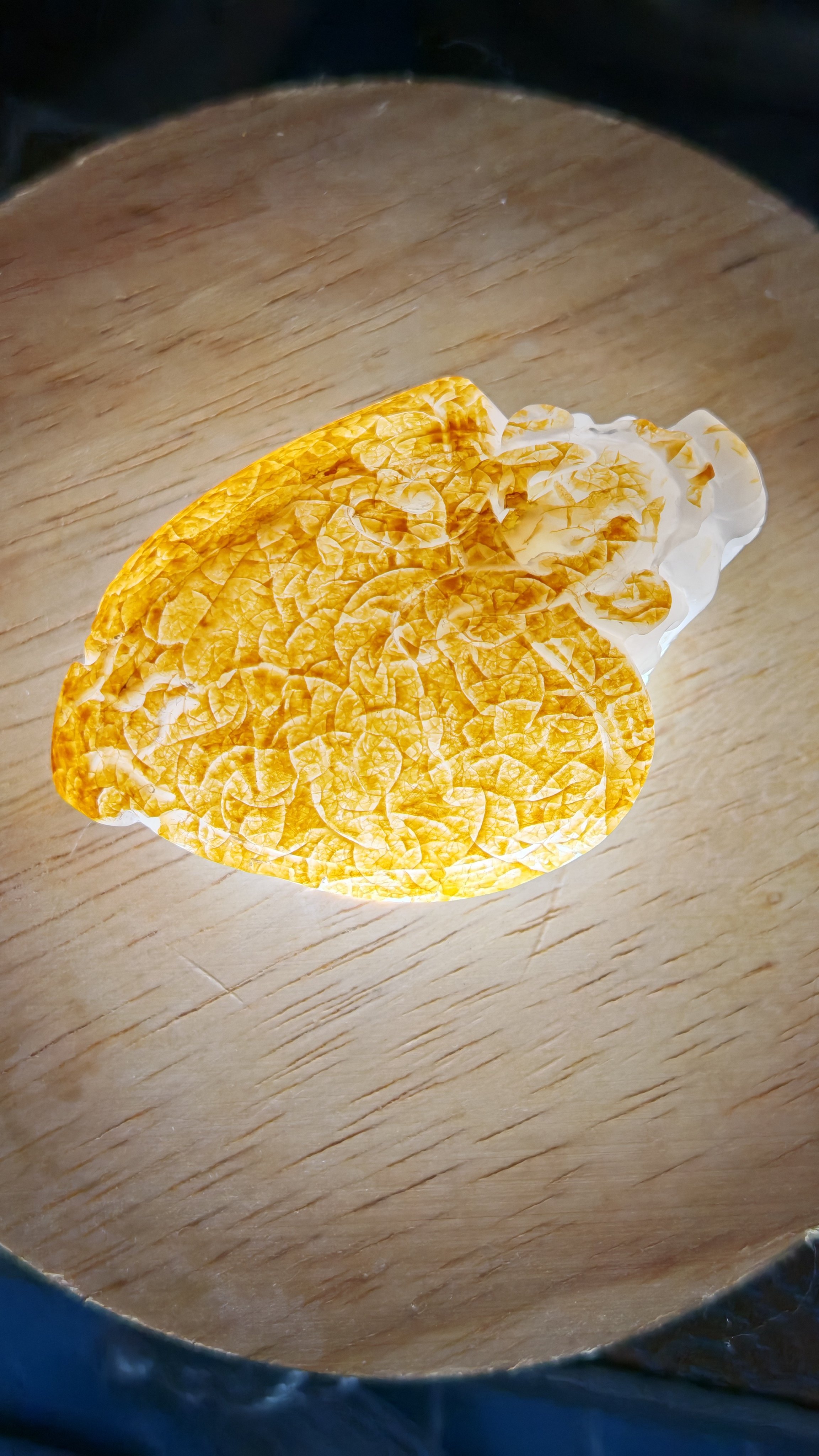 江津玉白冰原皮桂花纹俏色龙龟(可当把件挂件)48.2克