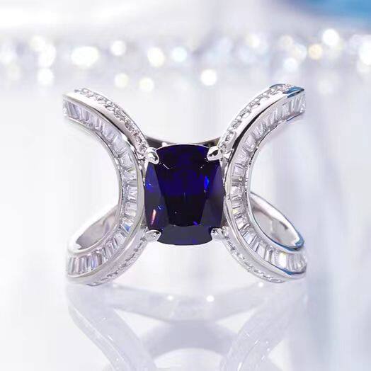 纯18K白金进口D色莫桑石坦桑蓝宝石肥方钻戒女轻奢欧美精工设计感