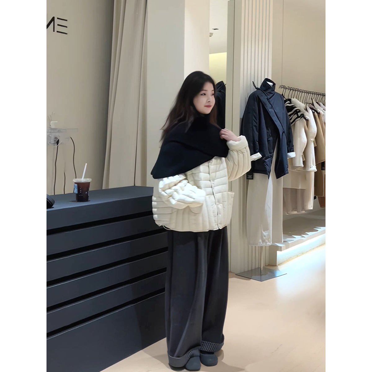 白鸭绒米白色排骨羽绒服2