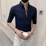 蓝色