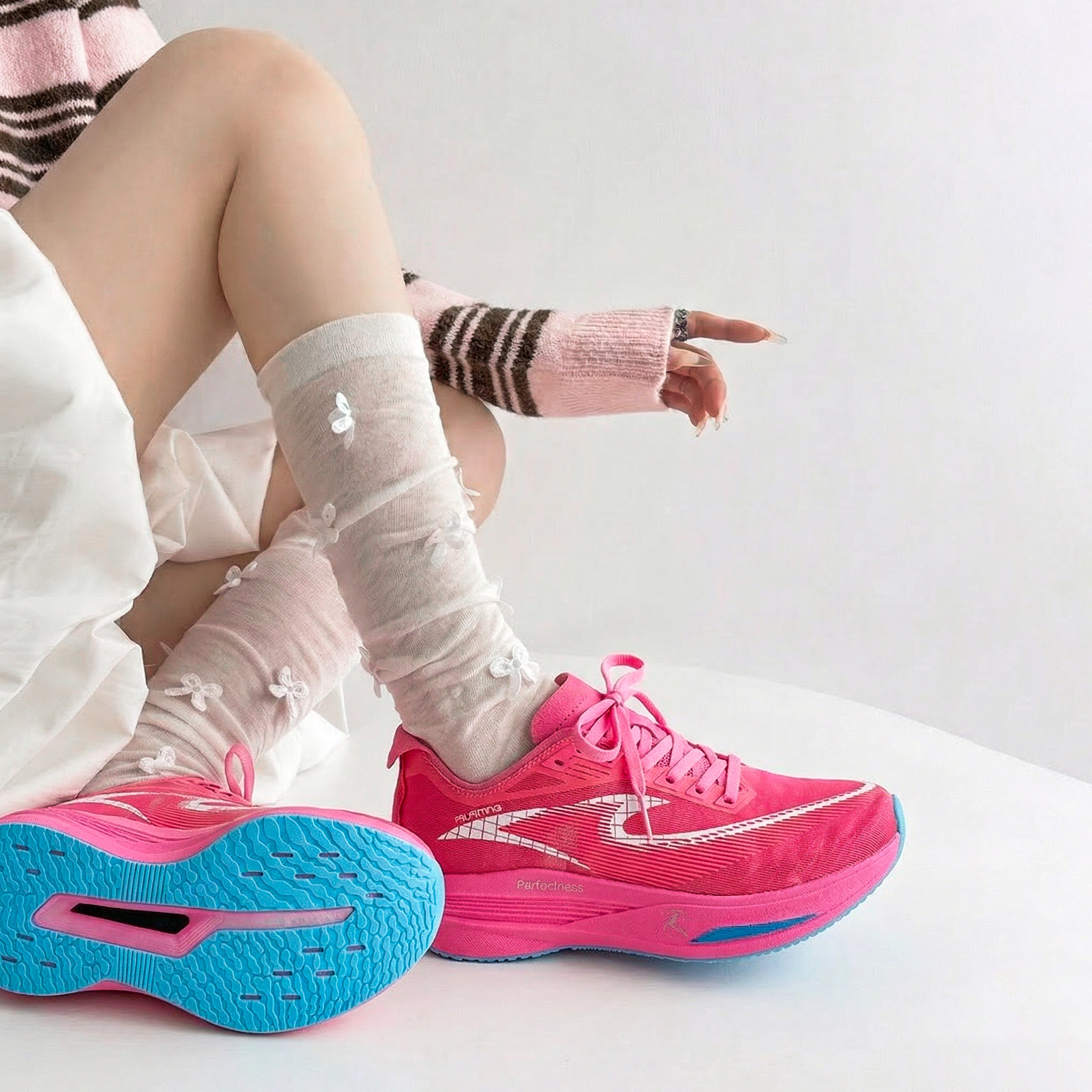 保罗第一品｜爆款女生跑步鞋高颜值学生碳板体考体侧专业运动鞋男