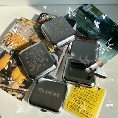 小粉喵喵屋 原创金属便携车载口袋烟灰缸《little dead body》