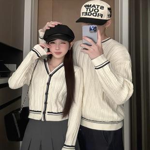 短款 韩版 V领开衫 款 休闲半身裙 小众设计感情侣装 休闲毛针织衫 秋季