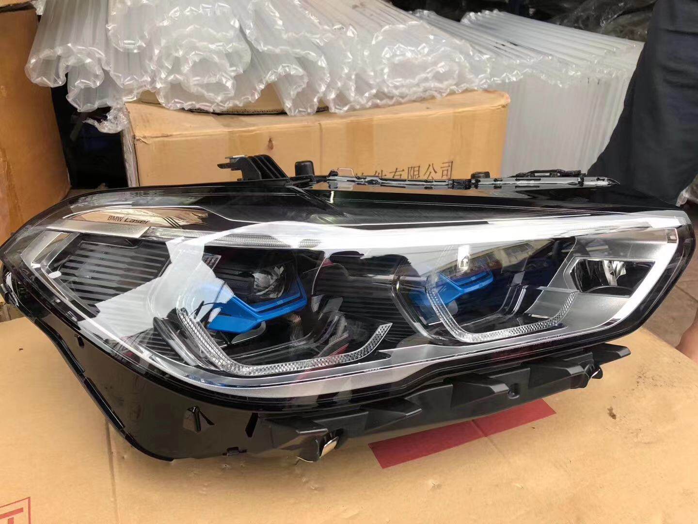 새로운 BMW G05 X5X6 레이저 헤드라이트 어셈블리에 적합하며 로우 프로파일 수정을 지원하고 하이 프로파일 전면 헤드 및 테일 라이트로 업그레이드합니다