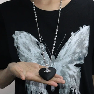 黑色十字架爱心吊坠项链女轻奢高级感珍珠毛衣链长款秋冬百搭配饰