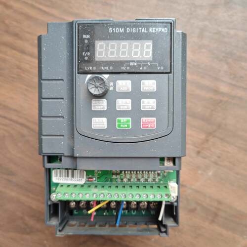 可维修中驱变频器 ZQ511M-1R5G3B 1.5kw 380v议价