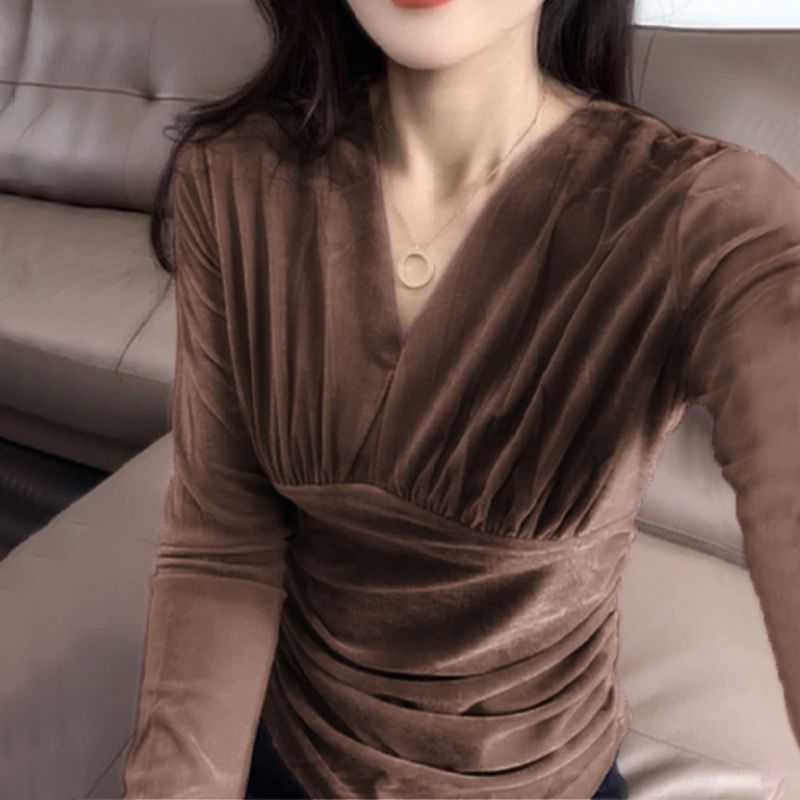 金丝绒长袖V领保暖打底衫女秋冬新款洋气显瘦时尚收腰t恤小衫上衣