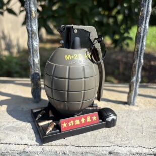 新款军事仿真M26手榴弹灯光爆炸手雷男孩儿童节玩具M18喷雾烟雾弹