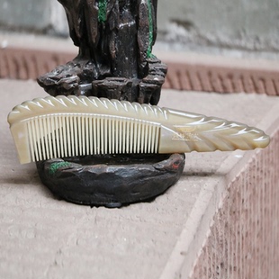 钻牛角尖湘西天然牛角梳子吉祥工艺按摩梳免费刻字全场 63015 包邮