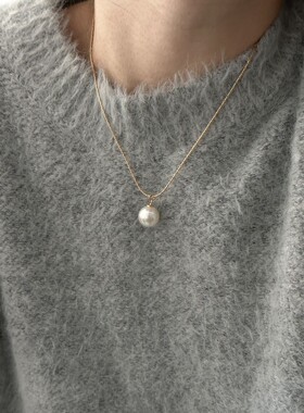 强光施家珍珠灰白色单颗吊坠百搭简约蛇骨链清冷高级项链