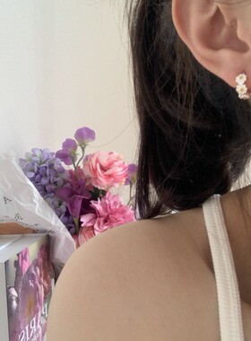 新款白色小雏菊耳扣女小众设计感耳圈小巧精致清新韩国ins风