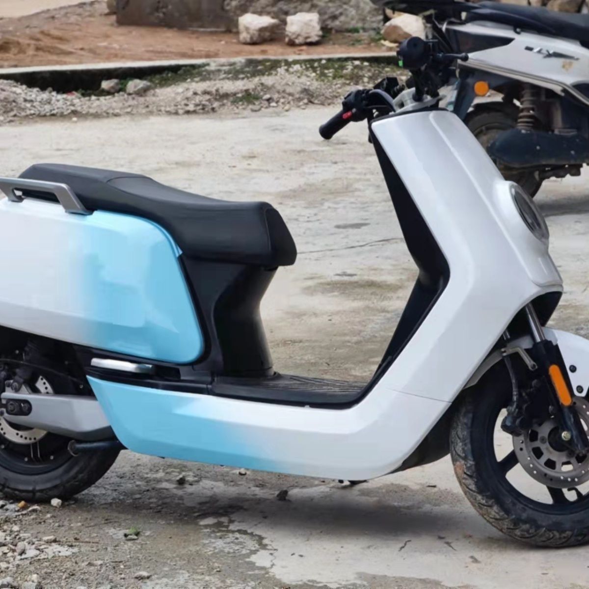 适用小牛电动车改装车壳