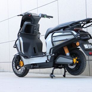 适用适用爱玛a7pro保险杠护架外卖架尾箱尾架前后杠防摔改装配件