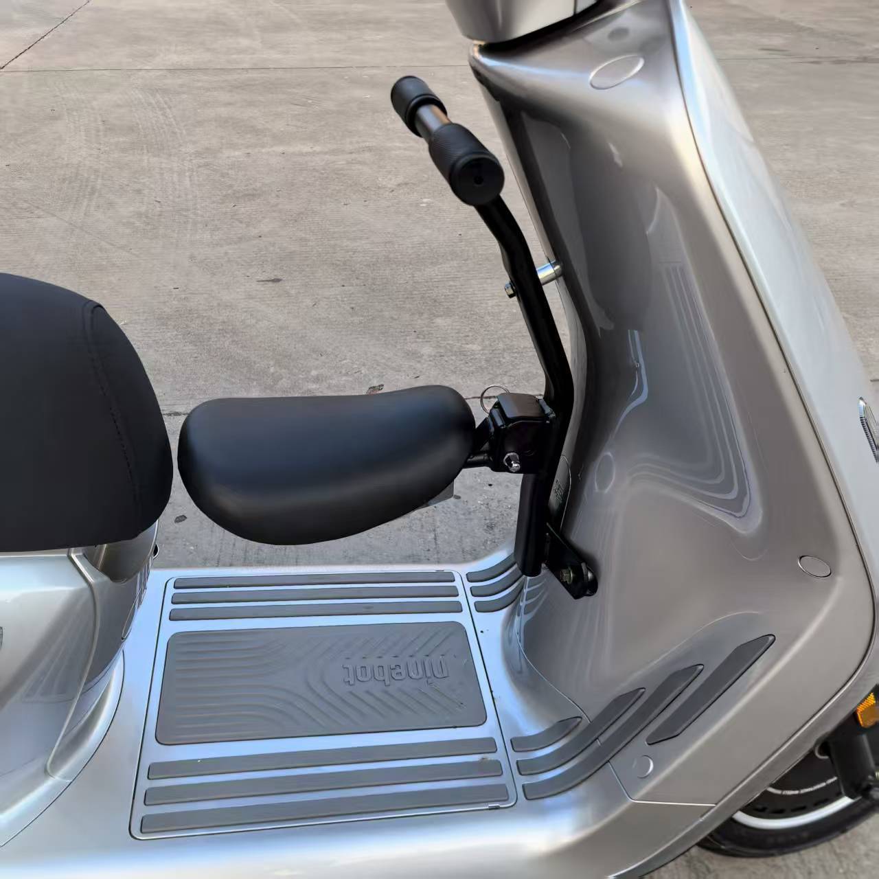 适用适用九号电动车前置宝宝椅q580c/q585c/95c加厚儿童座椅围栏