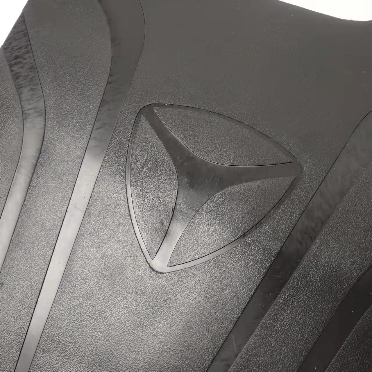 适用雅迪莱达脚垫电动车