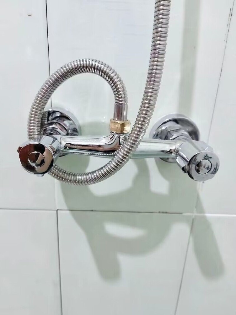 双开关淋浴龙头浴室浴缸电热水器水龙头冷热双把双控入墙式混水阀